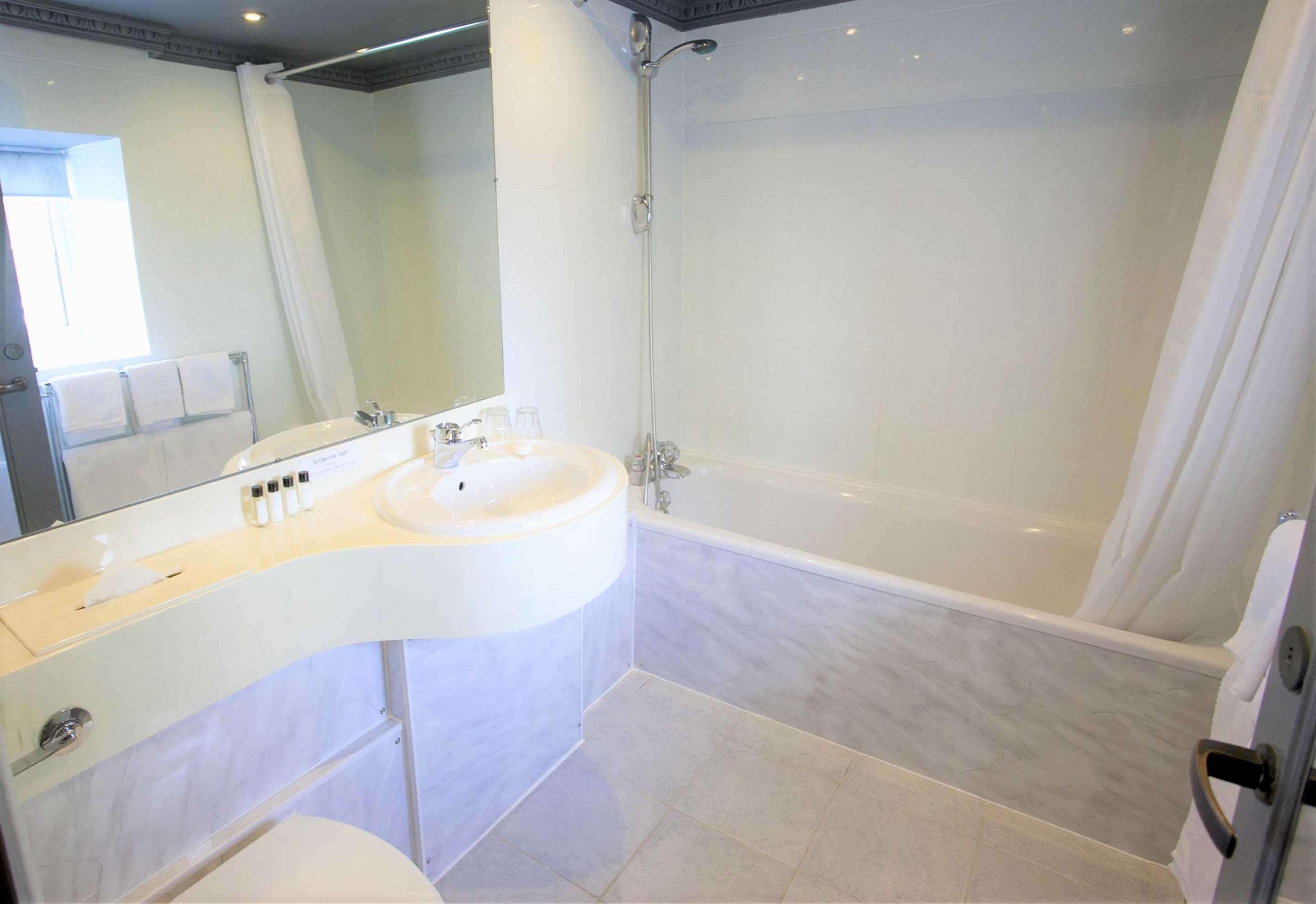 St Hotel; Bw Premier Collection 4*